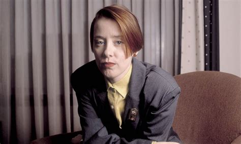 How Suzanne Vega Rebooted The Singer Songwriter For The S