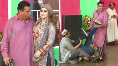 Nasir Chinyoti And Naseem Vicky With Varda Stage Drama Comedy Clip 2019