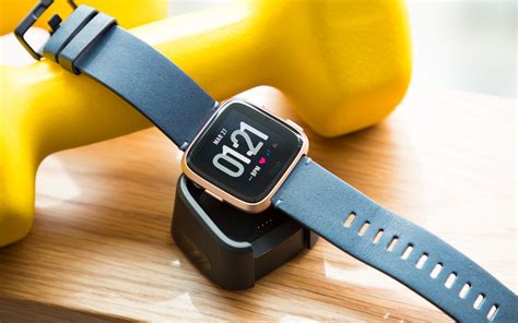 Fitbit Versa Review Roundup What Critics Love And Hate Toms Guide