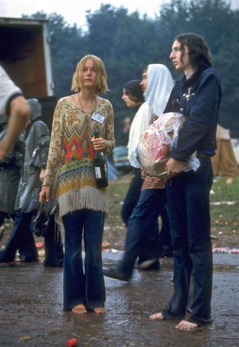 girls from woodstock 1969 show the origin of todays fashion hippie woodstock festival de