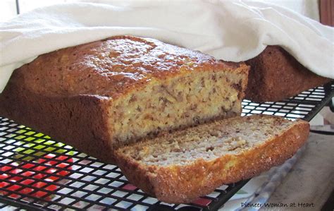 Lower the heat and simmer until the apples are soft, about 15 minutes. Pioneer Woman at Heart: Pear-Walnut Bread (using ...