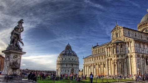 Leaning Tower Of Pisa At Night Wallpapers Top Free Leaning Tower Of