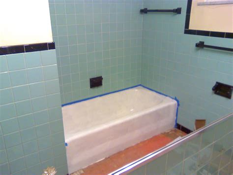 How to paint a bathtub: My First House: Bathroom work!