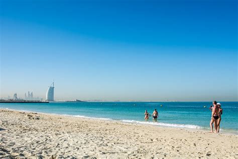9 Things All Expats Experience On The Beaches Of Dubai