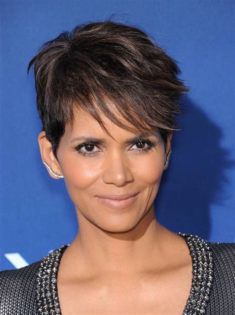 Halle Berry Pixie Fringe Haircut Fringe Hairstyles Pixie Haircut