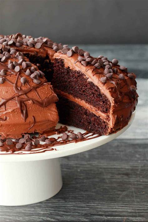 The ultimate vegan chocolate fudge cake. Classic Vegan Chocolate Cake - Loving It Vegan