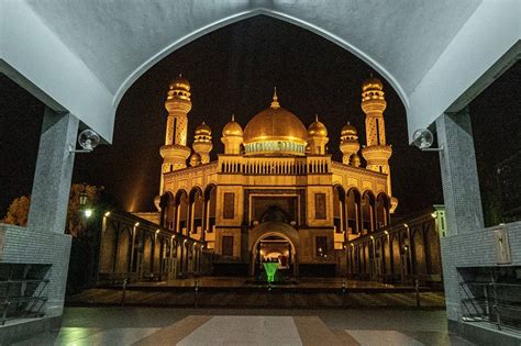 Foto Melihat Kemegahan Masjid Jame Asr Hassanil Bolkiah Brunei Darussalam