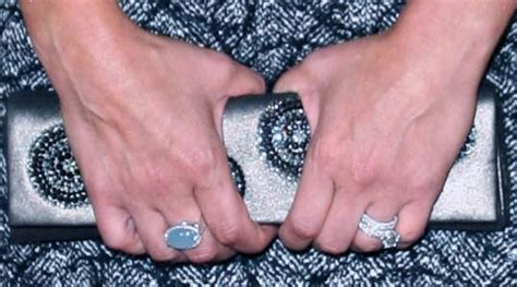 Https://techalive.net/wedding/does Leah Remini Wear A Wedding Ring