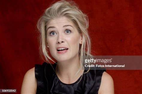 Rosamund Pike Poses For A Photo During A Portrait Session At The Park