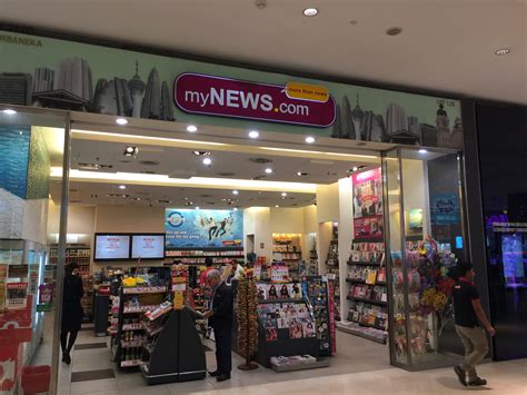 A lot of varieties in drinks. Competitors to 7-Eleven Malaysia are catching up - Nikkei ...