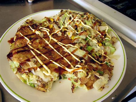 Machen sie japanische pfannkuchen selbst. Okonomiyaki (Savoury Japanese Pancake) - World Vegetarian Recipes