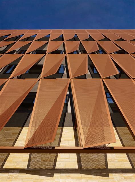 Pin By Ana Moreno Suárez On Expanded Mesh Facade Architecture Metal