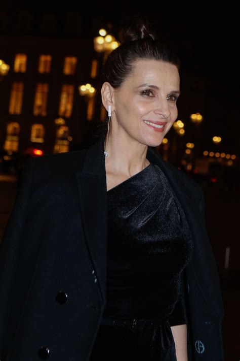 See more ideas about juliette binoche, french actress, actresses. Juliette Binoche - Giorgio Armani Fashion Show in Paris 01 ...
