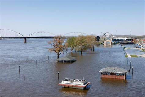 Despite Flooding On Mississippi River Midwest Mayors Upbeat