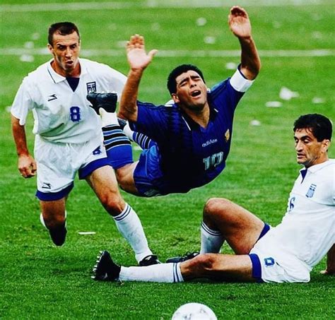 Los cafeteros, que recibirán a argentina el próximo martes, estudian y analizan qué hacer para contener al 10 de la selección. Diego mundial 1994 | Argentina mundial, Diego maradona ...