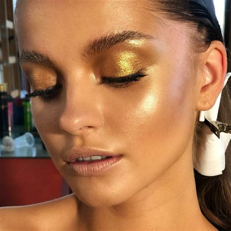Pinterest Disco Makeup Gold Highlight Makeup Gold Makeup Looks