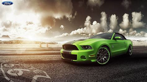 Zielony Samochód Ford Mustang Droga Chmury