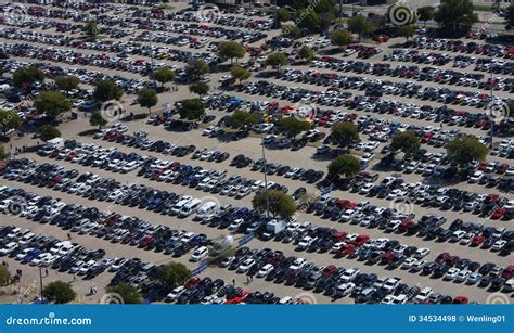 Busy Parking Lot Editorial Stock Photo Image 34534498