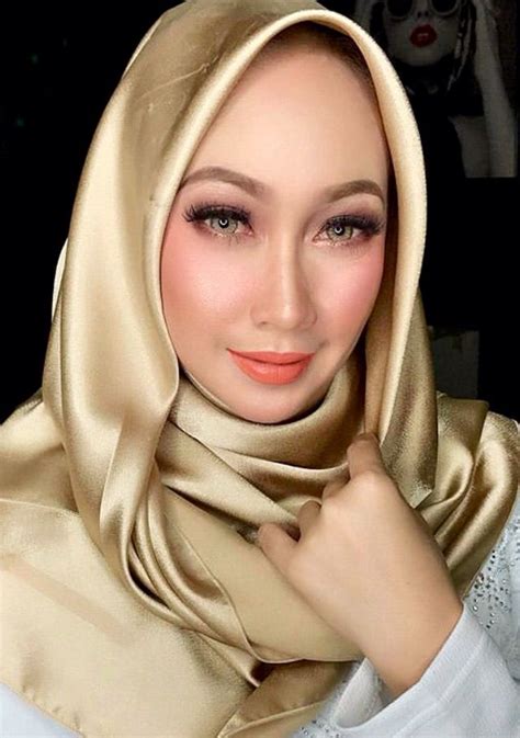 Pin By Sahenshah On Hijabist Muslim Beauty Blonde Beauty Beautiful