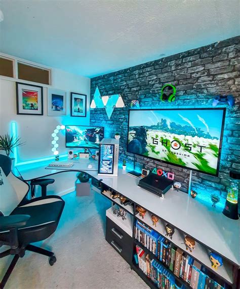 Incredible Gaming Room Love The Cyan For The Rgb Lights 💻 What Do You