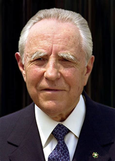 Carlo azeglio ciampi — (nacido el 9 de diciembre de 1920 en livorno), décimo presidente de italia desde el 13 de mayo de 1999. E' morto Carlo Azeglio Ciampi - Gir Grottaglie in rete