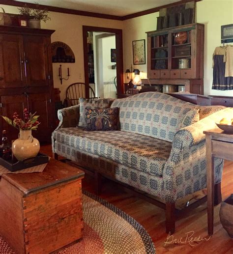 Colonial Living Room Furniture