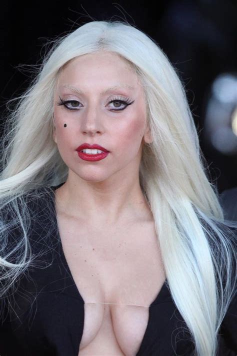 Fasion: Lady Gaga Hot Photoshop