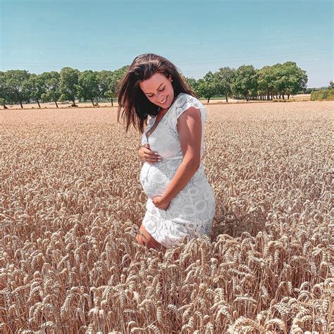 For many women, heartburn is a frustrating symptom that can appear sometime around month 2 of pregnancy. 13 Signs You May Be Pregnant ...