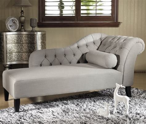 In modern parlance, however, 'daybed,' 'chaise lounge,' and 'fainting couch' have come to refer to slightly different pieces of furniture. Fainting couch - a special piece of furniture with ...