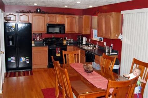 A splash of red color looks striking. Falk Family Weblog » Blog Archive » My RED kitchen ...