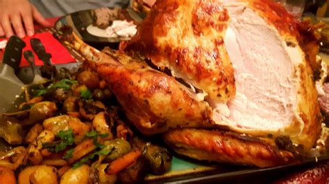 Comment réaliser Dinde rotie farcie au four recette reussie à 100