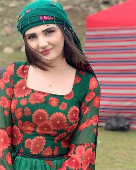 Beautiful Pakistani Dresses Beautiful Muslim Women Muslim Women Fashion Curvy Women Fashion