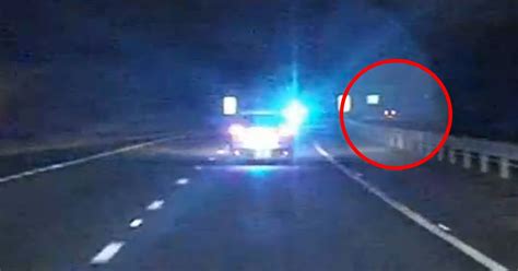 Watch Armed Robbers Speed Wrong Way Down Busy Road At 90mph In Terrifying Police Chase Mirror