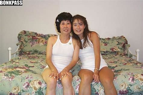 Japanese Mother Daughter Naked Hotnupics