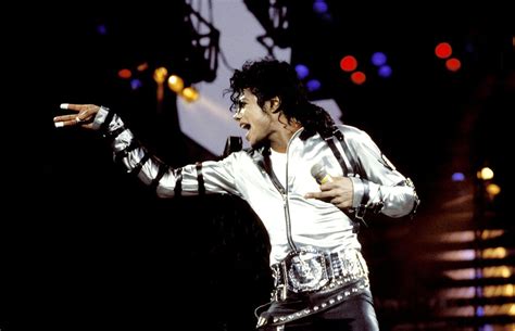 Bad Tour On Stage Silver Shirt Michael Jackson Photo 7985778 Fanpop