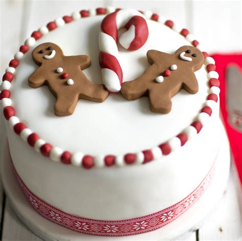 21 Christmas Cake Ideas To Serve On Your Christmas Day