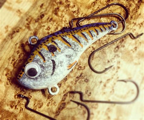 Fishing Lure - Lipless Crank Bait : 7 Steps (with Pictures ...