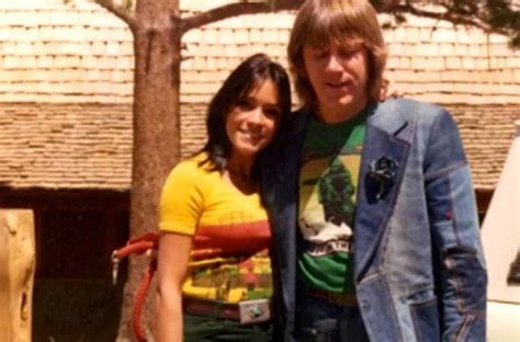 Camelia Kath Bio Inside The Life Of Jeff Lynnes Wife