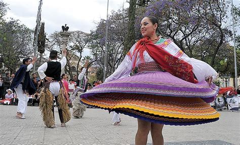 Ballet del Ecuador baila un San Juanito Cultura Opinión Bolivia