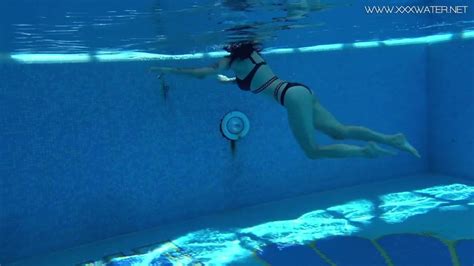 Big Tits Sheril Goes Underwater Naked Starring Underwater Show Free Video