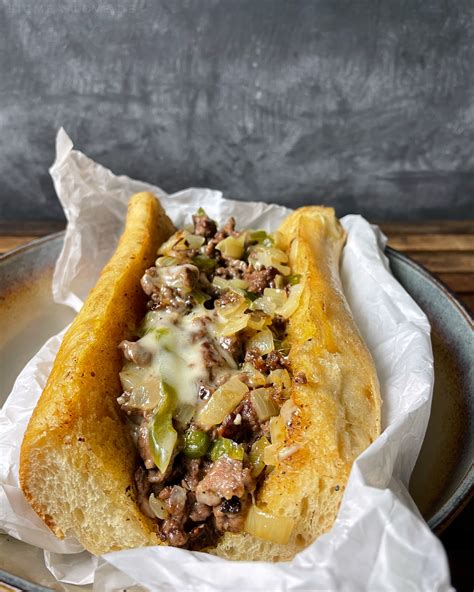 Original Philly Cheese Steak Sandwich Provolone Rinderfilet Rezept By