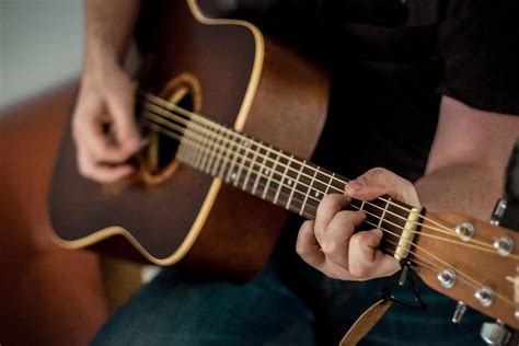 Quem Toca Violão é O Que