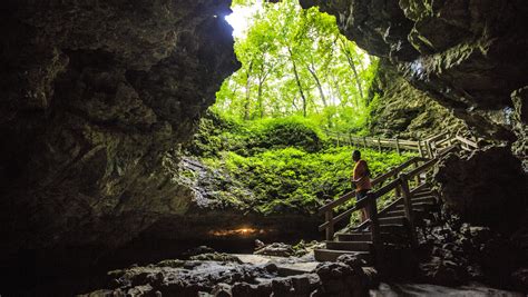 Iowa Caves Seven Of The Best Caves To Explore In Northeast Iowa