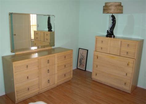 Classic bedroom furniture offers a fine blend of comfort and design. Thou Shall Craigslist: Saturday, April 07, 2012