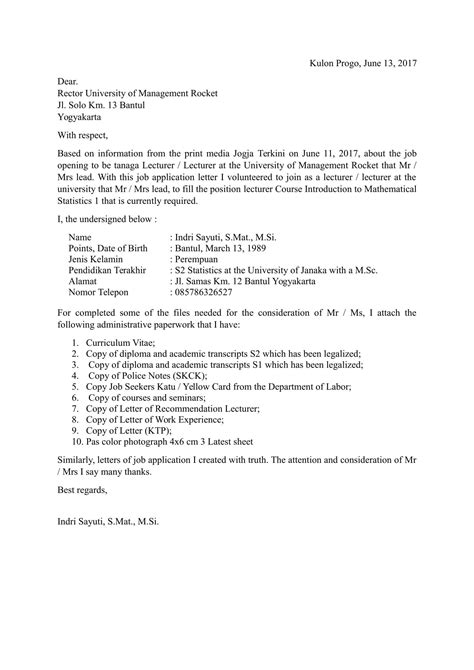 Berbeda dengan format contoh surat lamaran kerja bahasa inggris lainnya, format ini mempunyai isi jauh lebih sederhana. Tampilan Contoh Resume Lamaran Kerja Dalam Bahasa Inggris ...