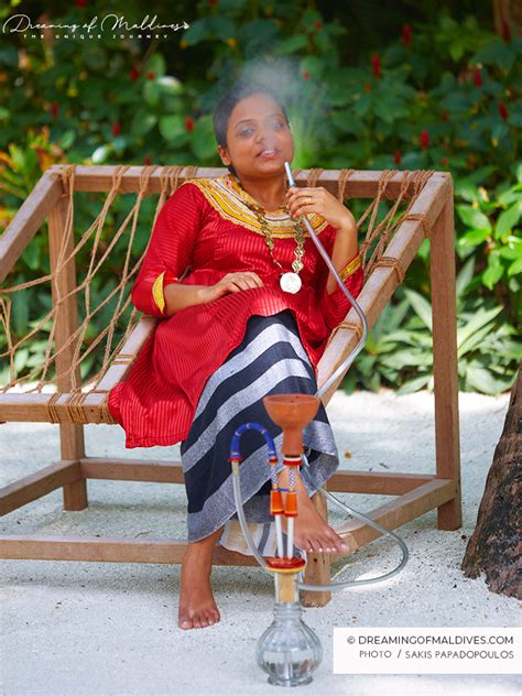 Bourgeon Eğitim Vermek Alev Maldives Traditional Dress Ara Bağlantı