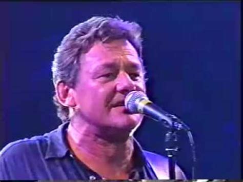 Es lebe der zentralfriedhof, an album by w. Wolfgang Ambros -Es lebe der Zentralfriedhof Live - YouTube