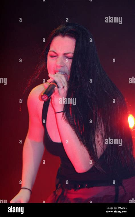 Amy Lee Of Evanescence Hi Res Stock Photography And Images Alamy
