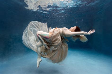 Underwater Maternity With Anna And Julio — Flashpool Productions
