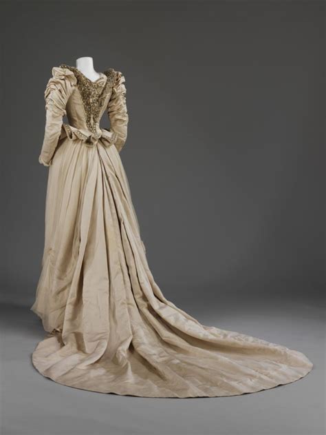 An 1890s Wedding Dress Lily Absinthe